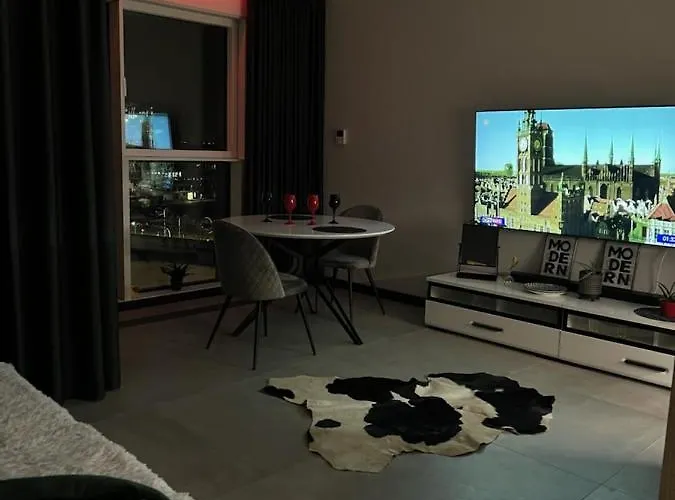 Towarowa - Milionowa 39 Check-in 24h アパート